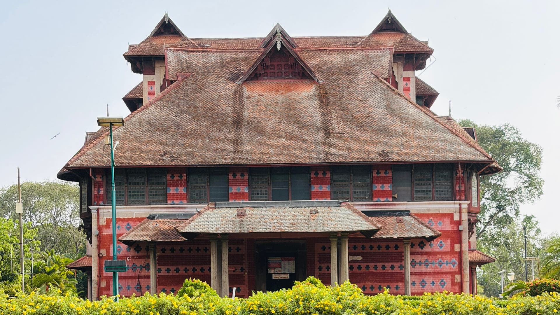 Exploring Thiruvananthapuram: Top Sightseeing, Sacred Temples & Best Season to Visit - Photo 2