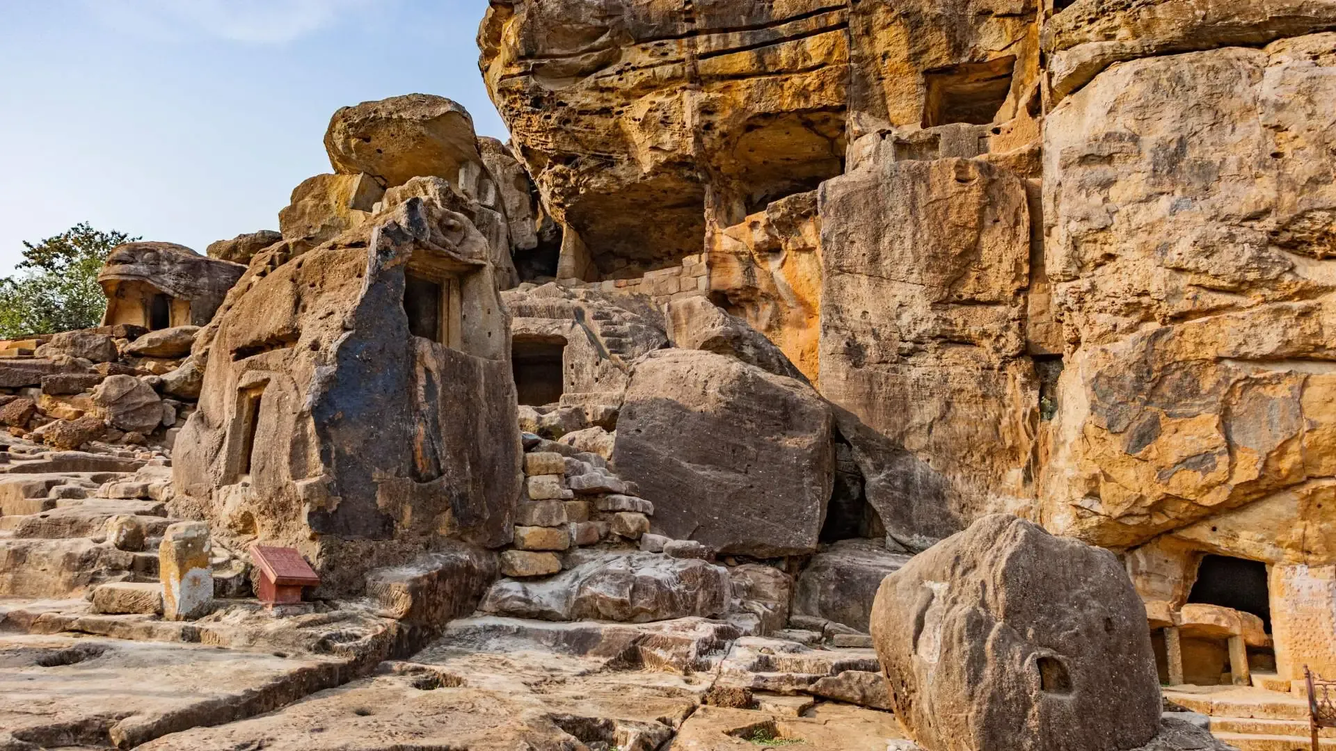 Bhimbetka Rock Shelters: Prehistoric Cave Paintings & Travel Guide - Photo 4